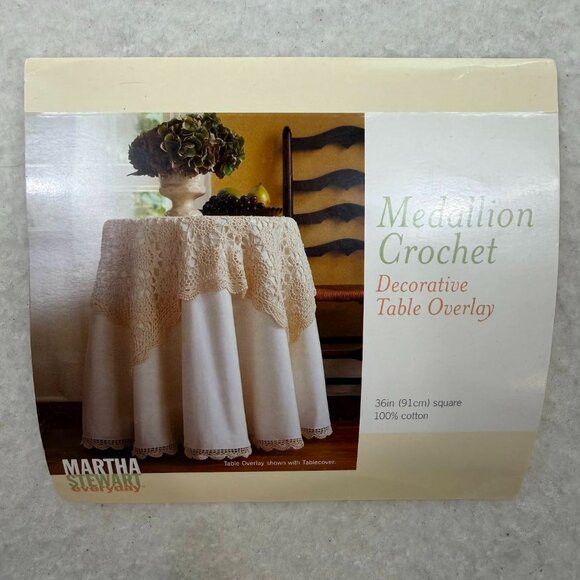 2003 MARTHA STEWART Medallion Crochet Table Overlay 36” - Picture 2 of 9